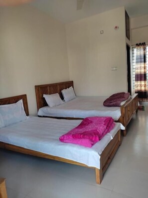 Soundproofing, free WiFi, bed sheets - Hotel Grand Brothers (Sylhet)