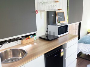 Fridge, microwave, stovetop, toaster