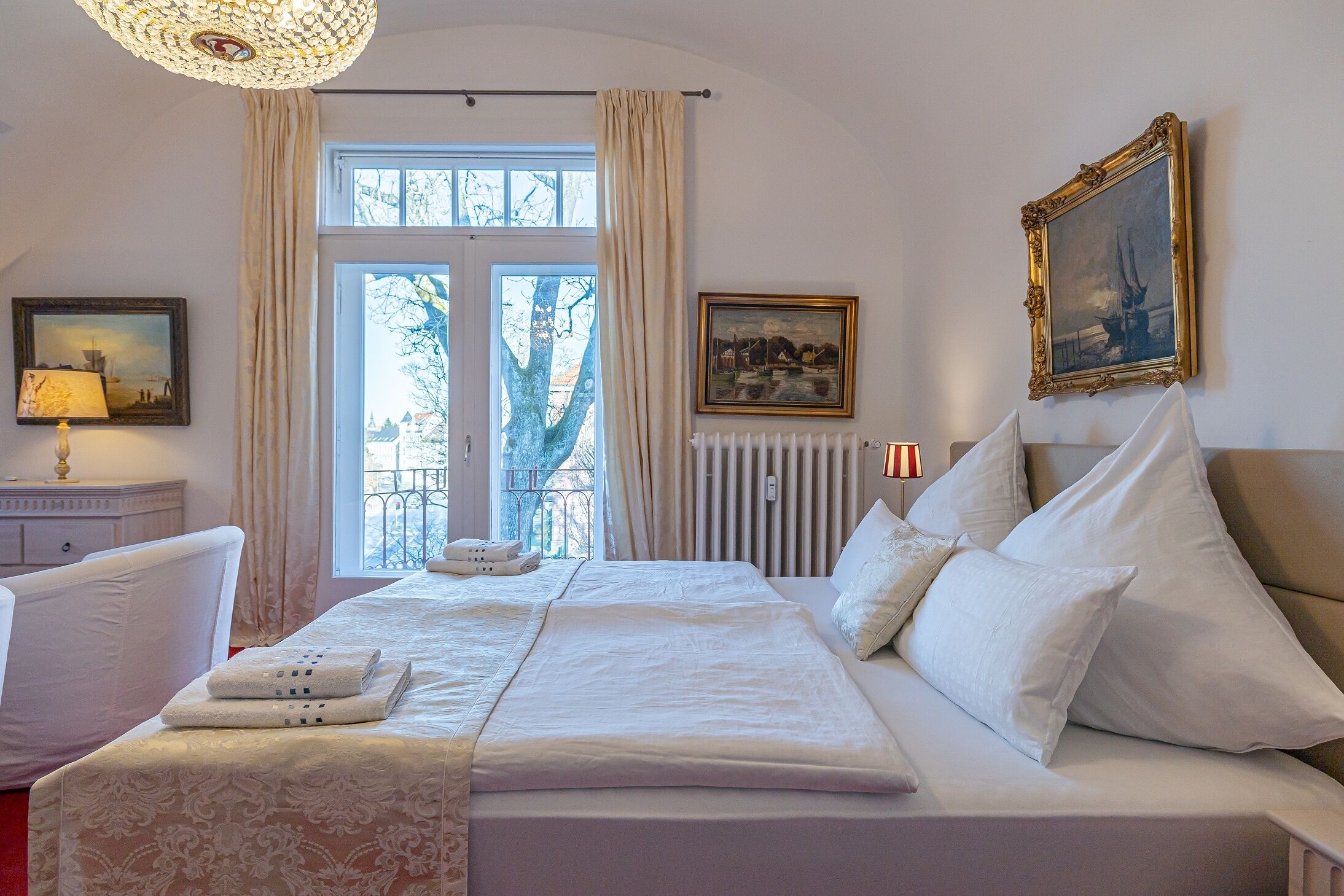 1 室のベッドルーム、デスク、アイロン / アイロン台、WiFi (無料)