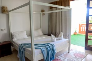 2 bedrooms, iron/ironing board, WiFi, bed sheets - Symphony Seafront House Mombasa (Mombasa)