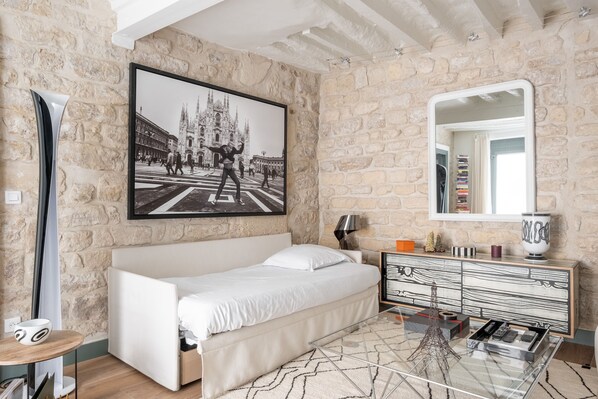 1 bedroom, WiFi, bed sheets