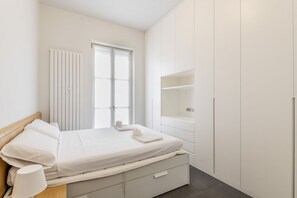 2 室のベッドルーム、アイロン / アイロン台、WiFi、ベッドシーツ