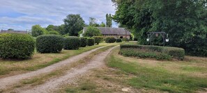 Property grounds - A charming house in a green setting (Yèvres)