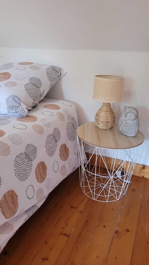 3 bedrooms, iron/ironing board, WiFi, bed sheets - A charming house in a green setting (Yèvres)