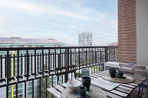 Outdoor dining - Easylife - Cozy residence with balcony (Milano)