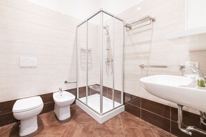 Shower, bidet, towels