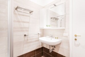Shower, bidet, towels - Easylife - Magic flat in Duomo (Milano)