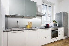 Fridge, microwave, oven, stovetop