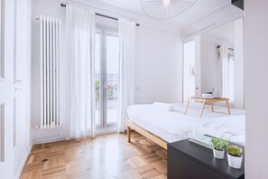 1 slaapkamer, een strijkplank/strijkijzer, wifi, beddengoed