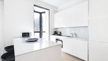 Kühlschrank, Ofen, Herdplatte, Geschirrspüler