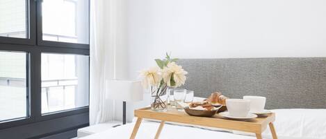 2 habitaciones, tabla de planchar con plancha, wifi y ropa de cama