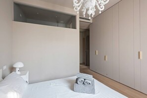 1 bedroom, WiFi, bed sheets - Stylish Design apartment in Fashion District (Milano)