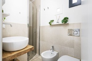 Douche, bidet