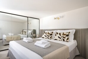 3 bedrooms, desk, iron/ironing board, WiFi