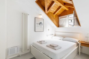 1 bedroom, iron/ironing board, WiFi, bed sheets - Easylife - Charming House in Isola area (Milano)