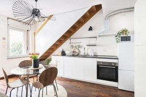 Réfrigérateur, four, plaque de cuisson, lave-vaisselle