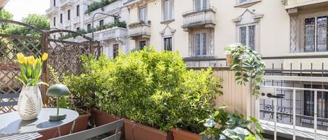 屋外ダイニングエリア