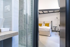 2 bedrooms, iron/ironing board, WiFi, bed sheets - Easylife - charming Loft in Paolo Sarpi (Milano)
