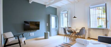 1 bedroom, desk, iron/ironing board, WiFi
