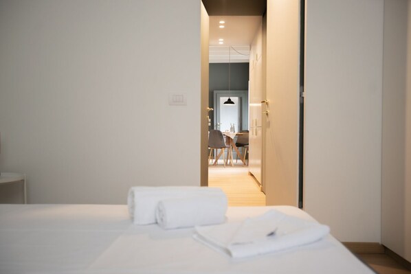 1 bedroom, desk, iron/ironing board, WiFi