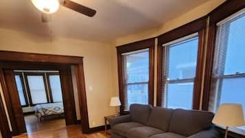 TV, fireplace, offices