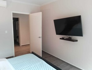 1 bedroom, desk, iron/ironing board, WiFi
