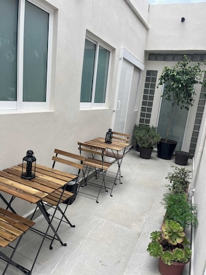 Outdoor dining - Arquímedes Papagayo I Amazing 1 BR Apartment in Polanco (Ciudad de México)