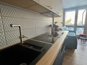 Réfrigérateur, four, plaque de cuisson, lave-vaisselle