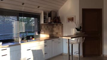 Fridge, microwave, oven