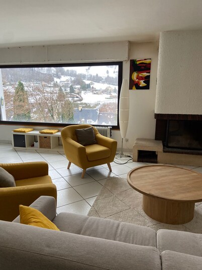 Mountain villa with exceptional views and a large garden!