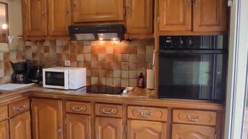 Fridge, microwave, coffee/tea maker