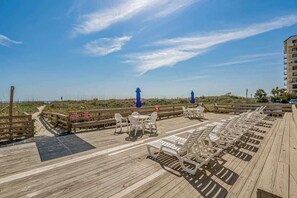 Terrace/patio - Chateau By the Sea Unit B3 - Oceanfront (North Myrtle Beach)