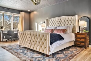 4 bedrooms, desk, iron/ironing board, travel crib