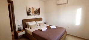 1 kamar tidur, seprai antialergi, bantalan ekstra lembut, dan brankas