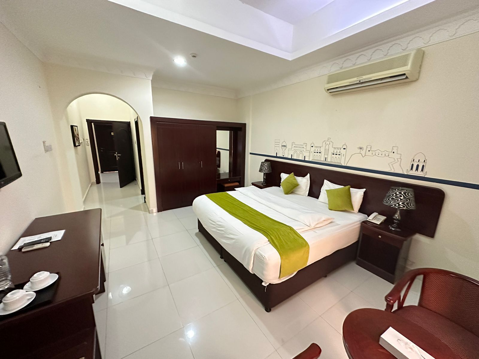 Standard Single Room, 1 King Bed, Park View | In-room safe, desk, laptop workspace, iron/ironing board