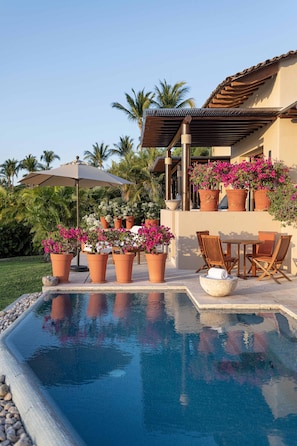 Outdoor pool, a heated pool