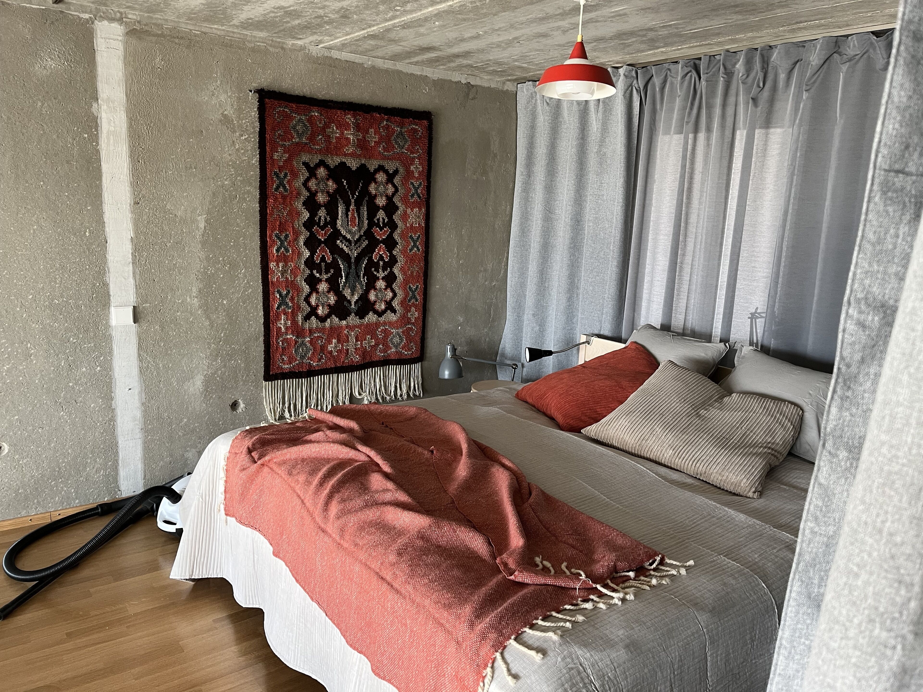 2 makuuhuonetta, silitysrauta/-lauta, Wi-Fi, vuodevaatteet