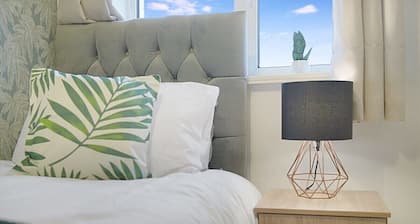 Deerness Viewpoint: Your Scenic Retreat in Brandon