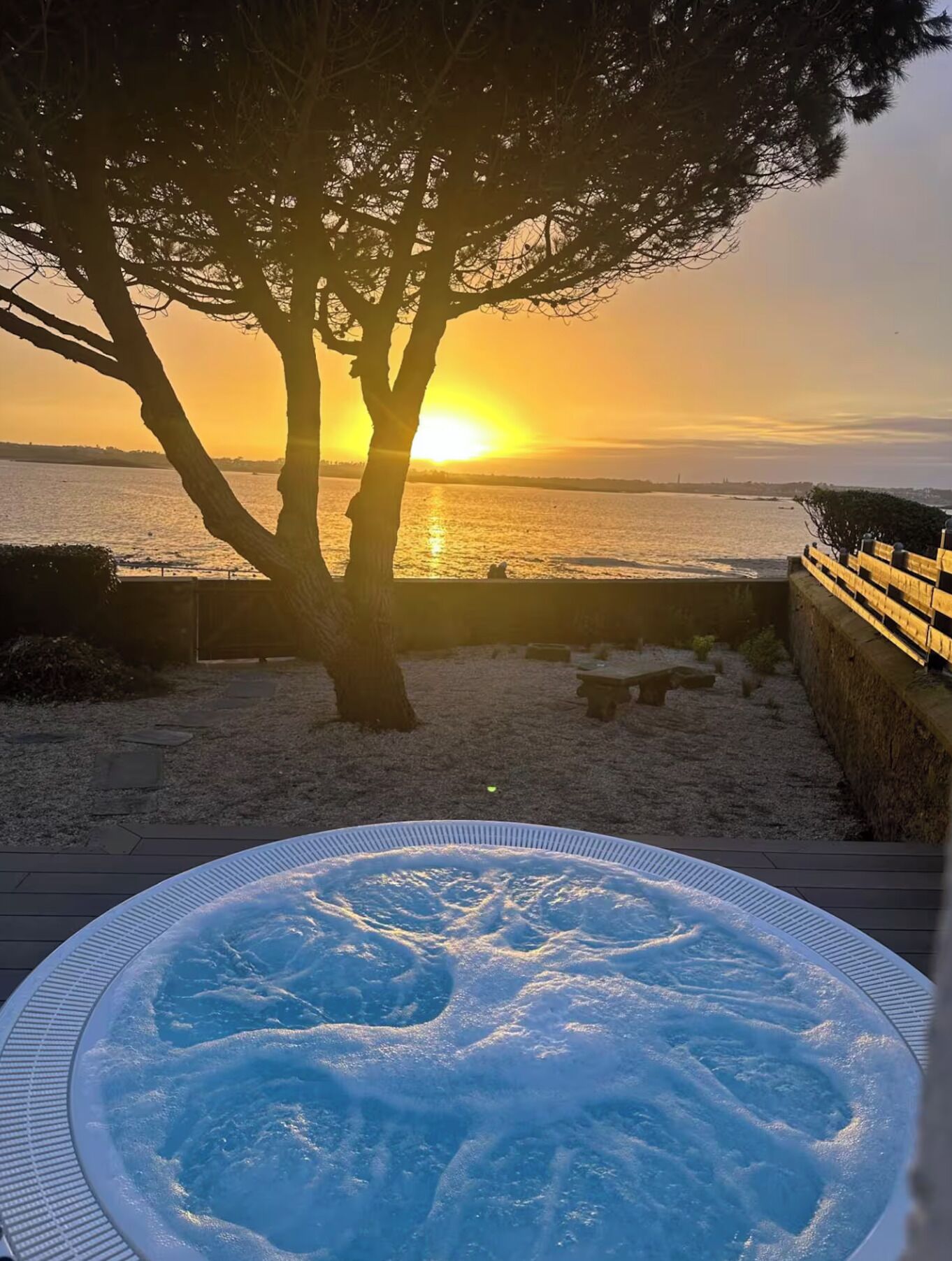 Baignoire à remous extérieure