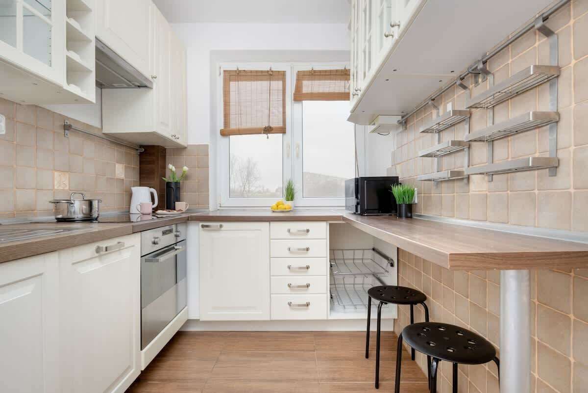 冰箱、微波炉、烤箱、炉灶