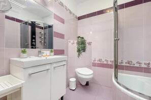Dusche, Haartrockner, Shampoo