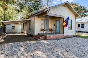 Exterior - Corporate Comfort in Freetown - Spacious Homes for Work Crews (Lafayette)