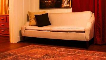 Een televisie en een kantoor