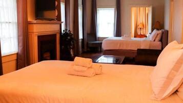 6 quartos, escrivaninha, Wi-Fi, roupa de cama