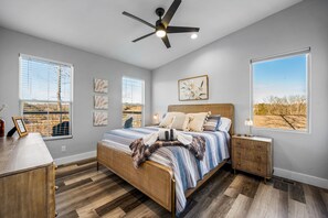 4 bedrooms, iron/ironing board, travel crib, free WiFi - Sanctuary Shores~Game Rm~Hot Tub~Firepit~Boat Slip (Sevierville)