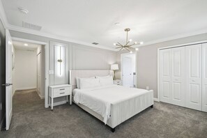 4 bedrooms, iron/ironing board, WiFi, bed sheets