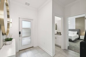 4 bedrooms, WiFi, bed sheets