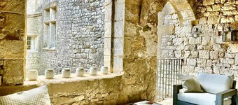 New! Historic Chateau near Uzès, Le Chevalier, 1 of 3 apartments, courtyard gard