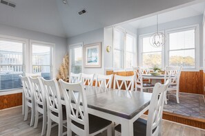 Dining - Coastal Charm with Pool, Hot Tub & Resort Perks! (Corolla)