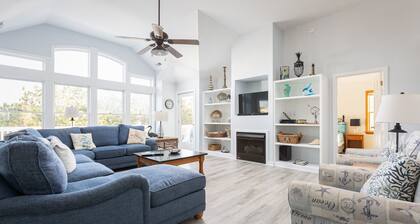 2min Walk to Beach, Pool, Spa, Game Room, Big Yard